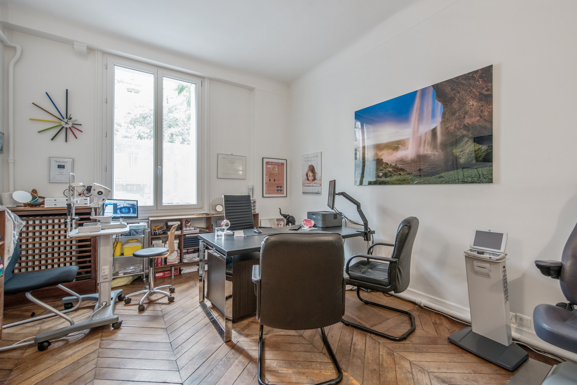 Le cabinet du Dr Temstet, Paris 17